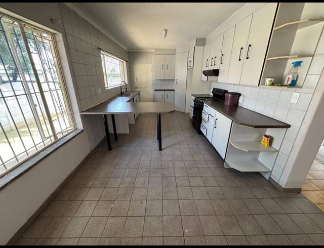 4 BEDROOM HOUSE FOR SALE IN NORKEM PARK